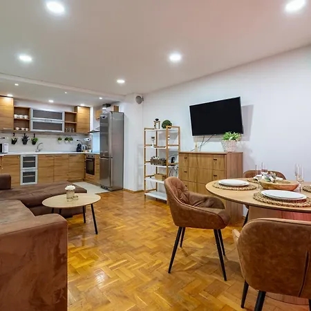 Sunny In The Center Of For 5guests Апартаменти