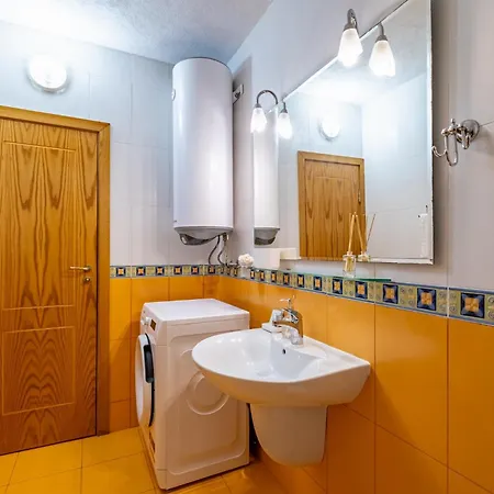 Sunny In The Center Of For 5guests * Варна