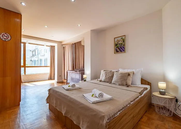 Sunny In The Center Of For 5guests Varna