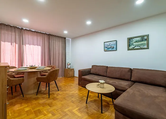 Sunny In The Center Of For 5guests Appartamento Varna