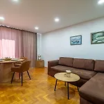 Sunny In The Center Of For 5guests Apartment Varna