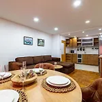 Sunny In The Center Of For 5guests Apartment