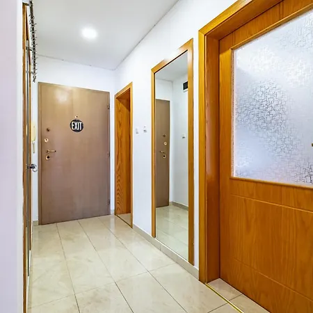 Sunny In The Center Of For 5guests וארנה