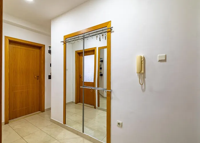 Apartment Sunny In The Center Of For 5guests *