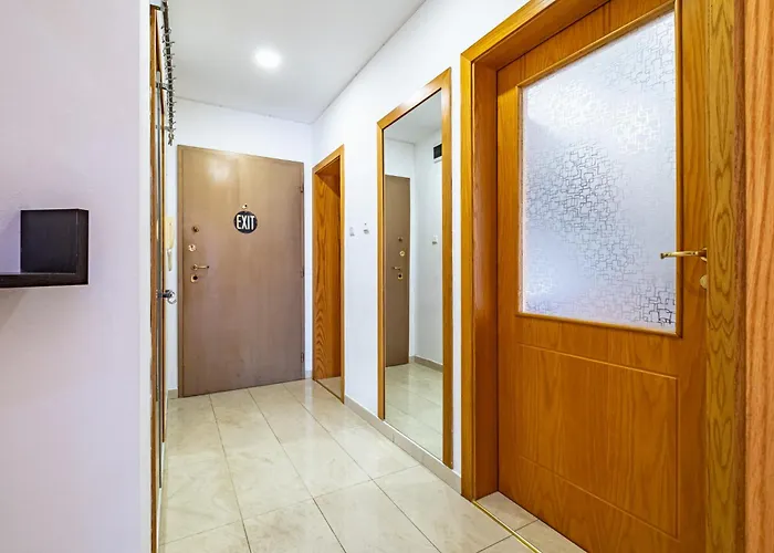 Sunny In The Center Of For 5guests Varna